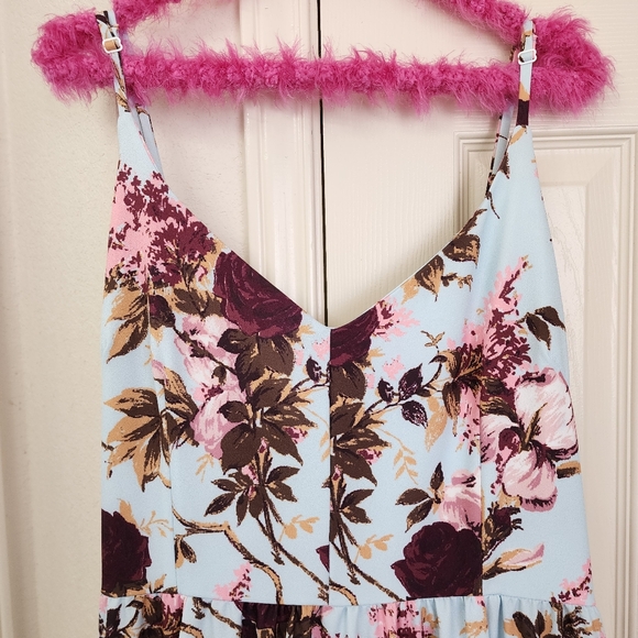 2X Amalie Daytime Maxi Gown in Bella Roses Crepe - Picture 2 of 7